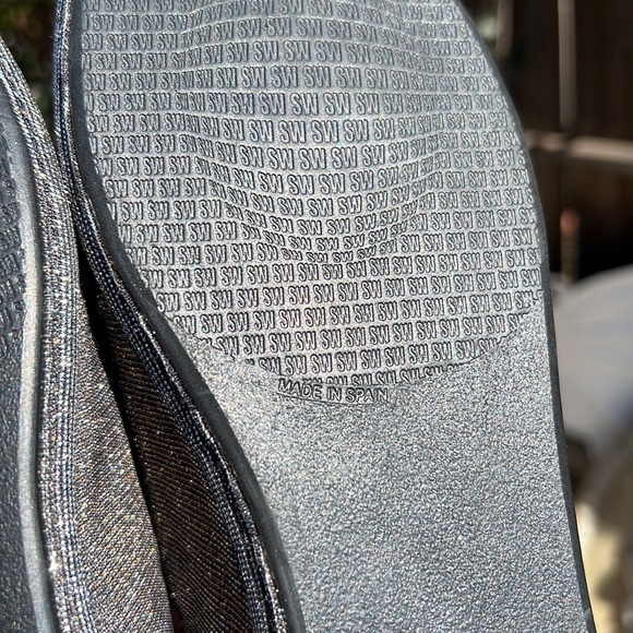 Stuart Weitzman sparkly metallic look slip. - Picture 6 of 17